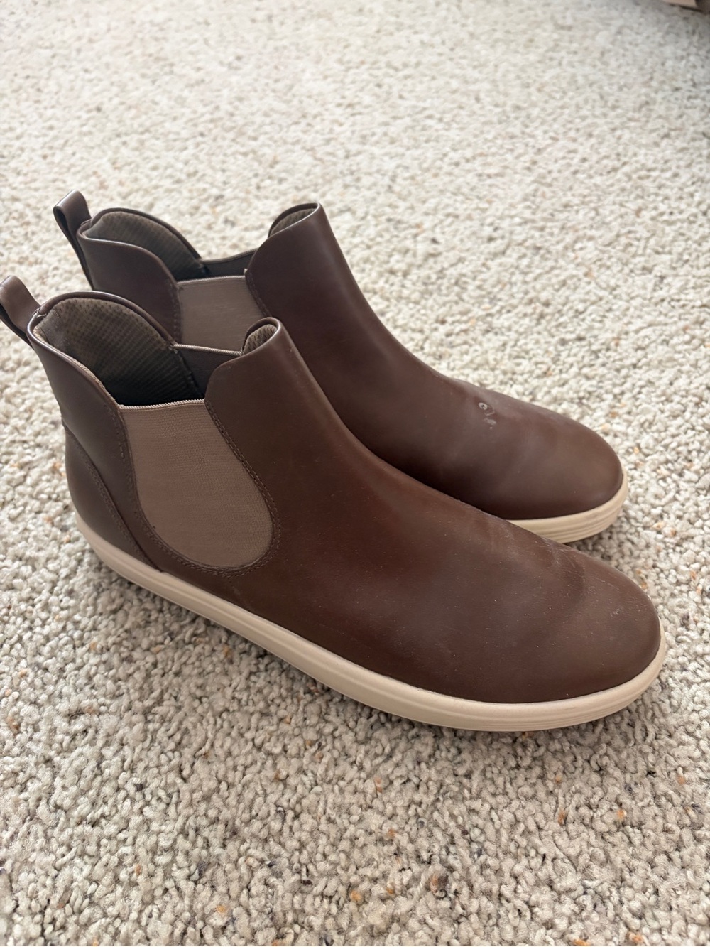Ecco Men's Brown Chukka Boots with Cream Sole